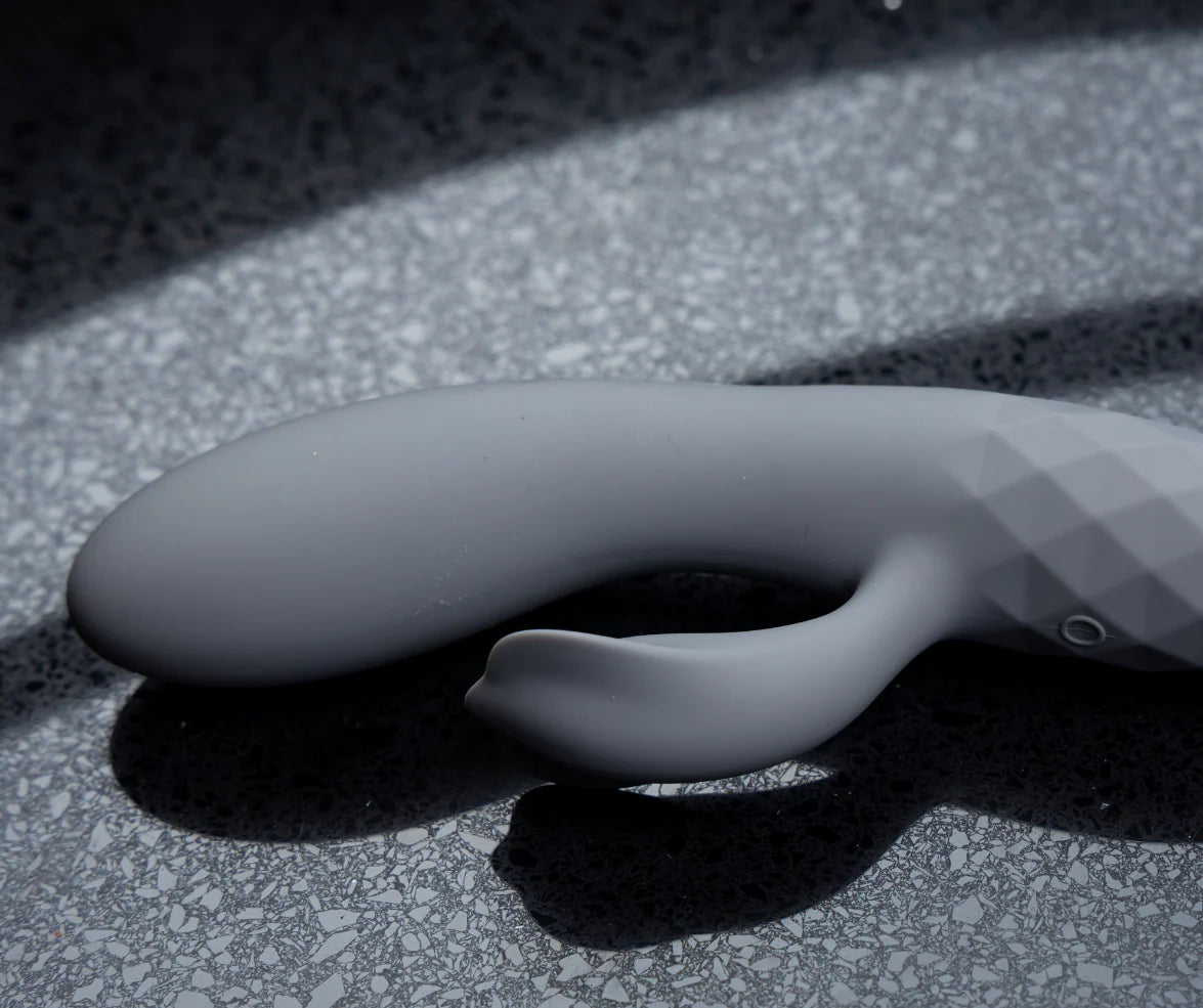 Caroline Neron vibromasseur Extreme